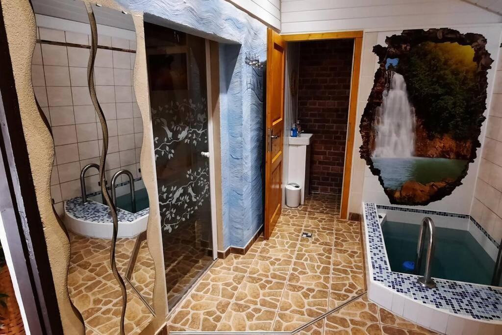 Mit Sauna In Einer Ruhige Wald Lage. *